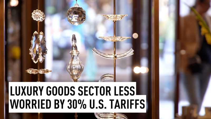 Les marques de luxe de l’UE ignorent les tarifs américains de 30% Les marques de luxe de l'UE ignorent les tarifs américains de 30% video poster