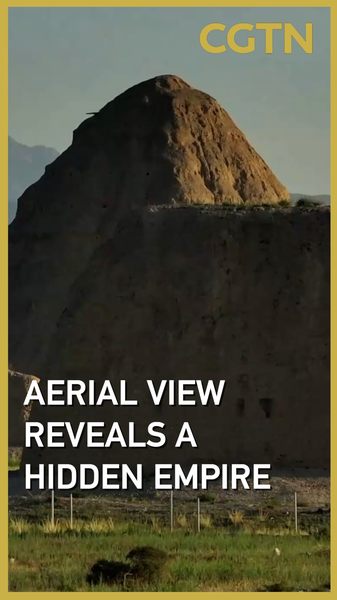 Des images de drone révèlent les tombes perdues des Xixia dans le désert de Ningxia Des images de drone révèlent les tombes perdues des Xixia dans le désert de Ningxia video poster