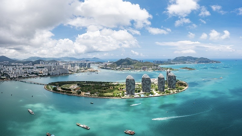 La refonte douanière à l’échelle de l’île de Hainan stimule la croissance du commerce mondial La refonte douanière à l'échelle de l'île de Hainan stimule la croissance du commerce mondial video poster