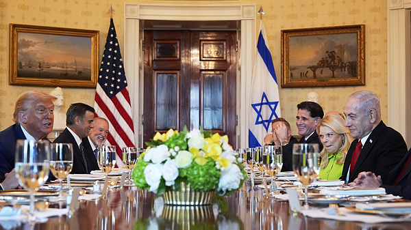 Trump et Netanyahu cherchent un cessez-le-feu à Gaza malgré des pourparlers au point mort Trump et Netanyahu cherchent un cessez-le-feu à Gaza malgré des pourparlers au point mort