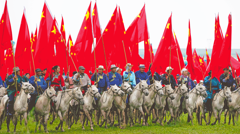 L'esprit de la prairie s'embrase au 35ème festival Naadam en Mongolie intérieure
