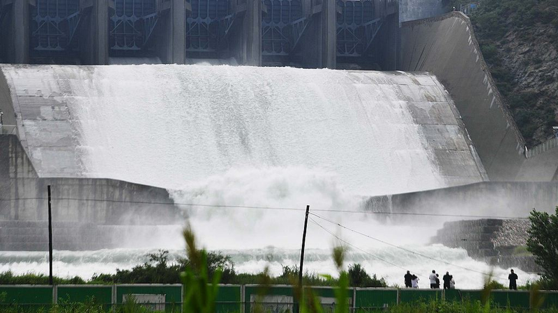 Urgence d'inondation à Pékin : la rivière Chaobai déborde