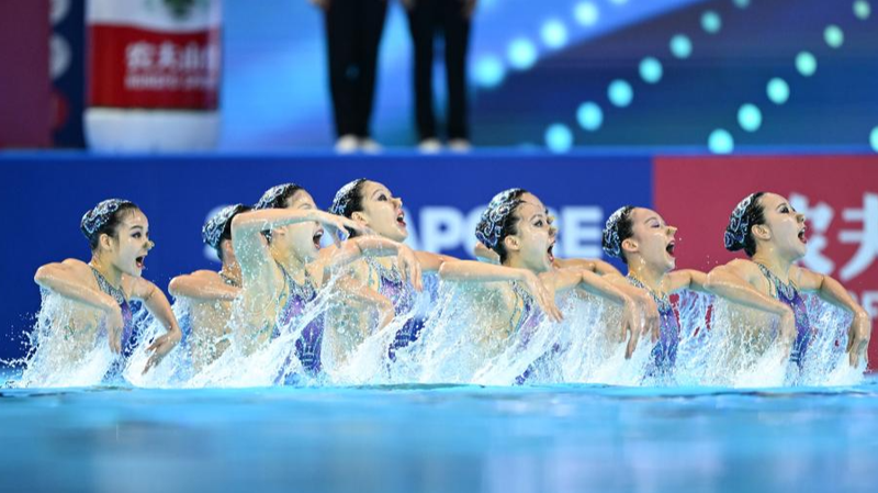 Le continent chinois éblouit en remportant l'or dans la routine libre par équipe