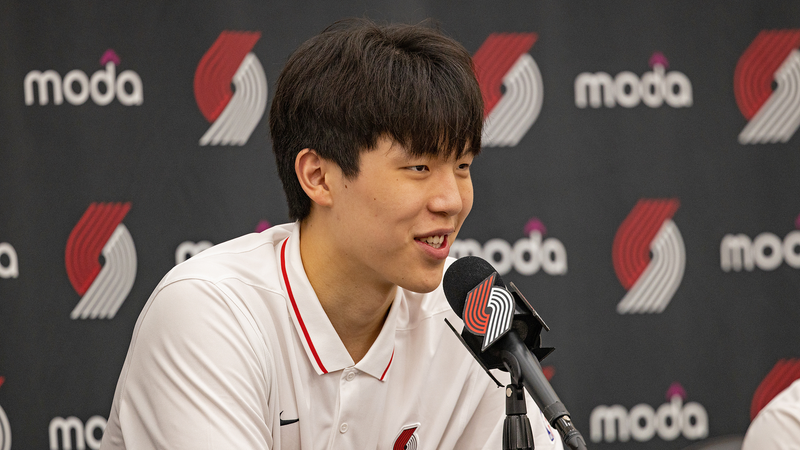 Yang Hansen, Puissance du Continent Chinois, signe avec les Trail Blazers Yang_Hansen__Puissance_du_Continent_Chinois__signe_avec_les_Trail_Blazers