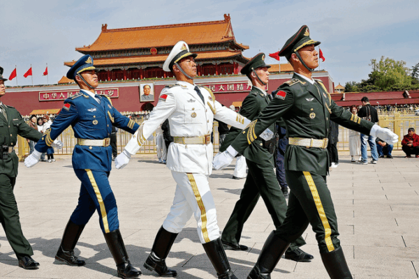 Xi Jinping honore les unités de l’APL et les innovateurs avec des récompenses de mérite Xi Jinping honore les unités de l'APL et les innovateurs avec des récompenses de mérite
