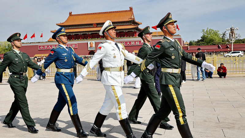 Xi Jinping honore les unités de l'APL et les innovateurs avec des récompenses de mérite