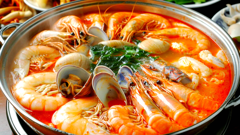 Zaopo Vinegar Hot Pot : Twist acidulé de Hainan sur le Tom Yum Zaopo Vinegar Hot Pot : Twist acidulé de Hainan sur le Tom Yum