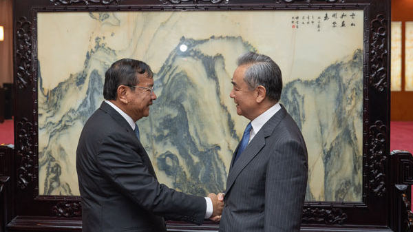 La Chine appelle le Cambodge et la Thaïlande à rétablir leur amitié lors du forum du Mékong La Chine appelle le Cambodge et la Thaïlande à rétablir leur amitié lors du forum du Mékong