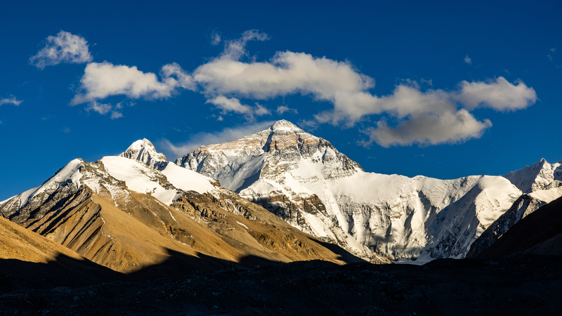 Respirez la Majesté du Mont Qomolangma : En direct du Toit du Monde Respirez la Majesté du Mont Qomolangma : En direct du Toit du Monde video poster