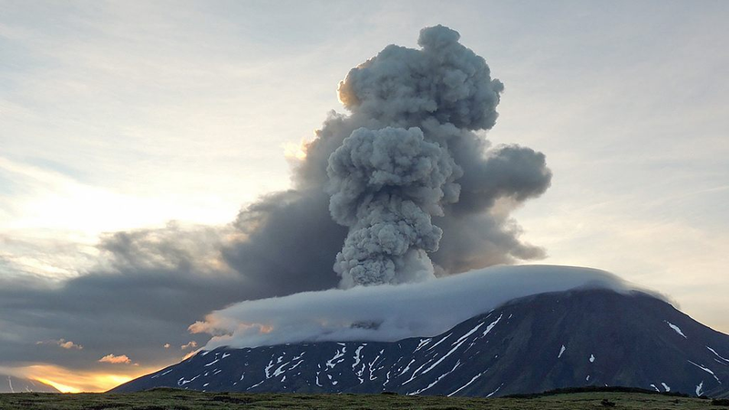 Six volcans du Kamtchatka entrent en éruption dans une rare ‘parade d’éruptions’ Six volcans du Kamtchatka entrent en éruption dans une rare 'parade d'éruptions'