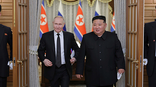 Poutine discute avec Kim Jong Un de la RPDC avant le sommet Russie-États-Unis Poutine discute avec Kim Jong Un de la RPDC avant le sommet Russie-États-Unis