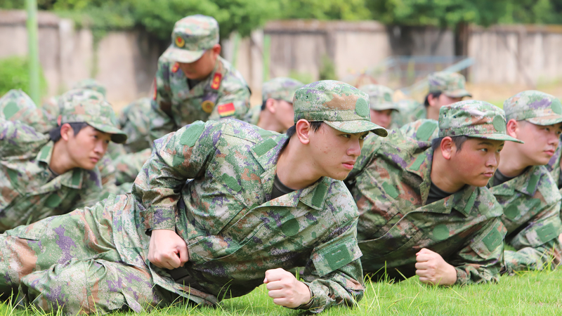 Le nouveau volume de Xi sur la revitalisation des forces armées chinoises dévoilé Le nouveau volume de Xi sur la revitalisation des forces armées chinoises dévoilé