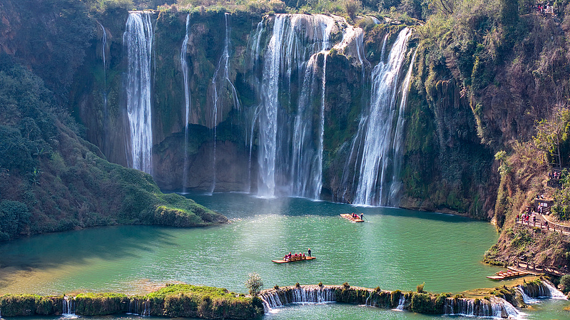 Découvrez les chutes d’eau de Jiulong à Luoping dans le Yunnan Découvrez les chutes d'eau de Jiulong à Luoping dans le Yunnan video poster