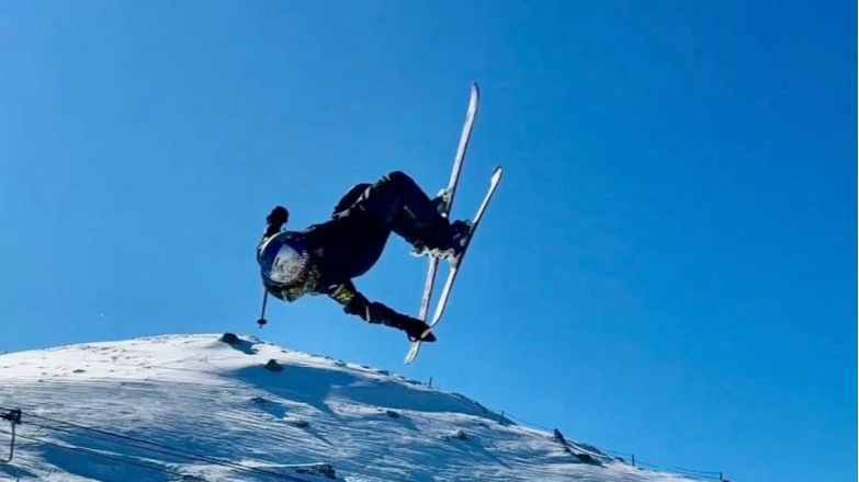 Gu Ailing, skieuse acrobatique, blessée dans un accident artificiel d’entraînement Gu Ailing, skieuse acrobatique, blessée dans un accident artificiel d'entraînement