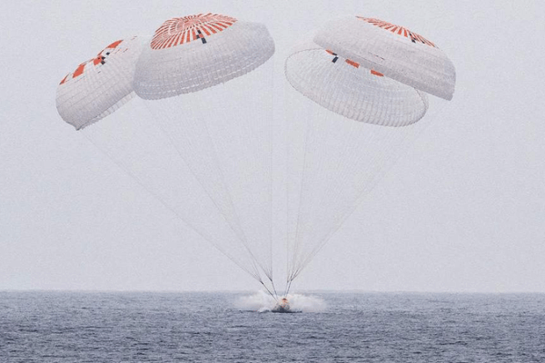 L’équipage 10 de la NASA atterrit en toute sécurité après une mission de 5 mois sur l’ISS L'équipage 10 de la NASA atterrit en toute sécurité après une mission de 5 mois sur l'ISS