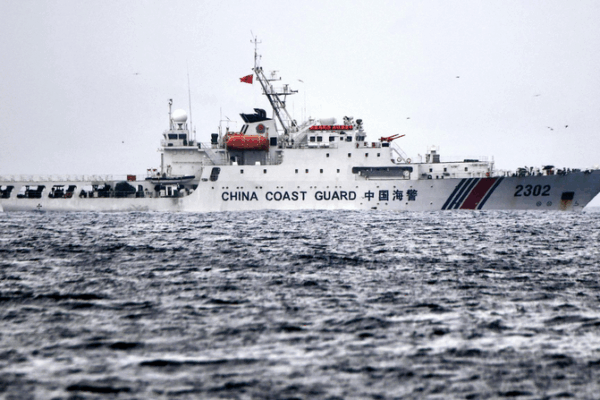 Le CCG expulse un bateau de pêche japonais des eaux de Diaoyu Dao Le CCG expulse un bateau de pêche japonais des eaux de Diaoyu Dao