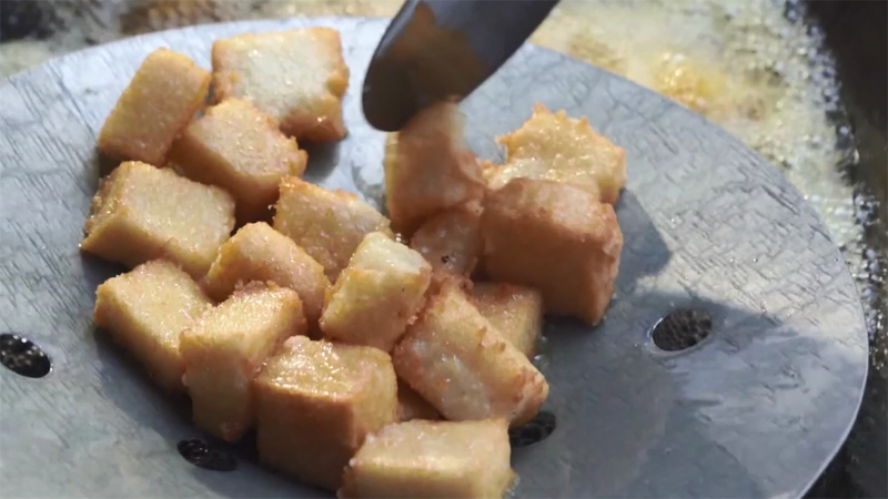 De la pierre à la poêle : goûtez aux saveurs du terroir d’Anping De la pierre à la poêle : goûtez aux saveurs du terroir d’Anping video poster