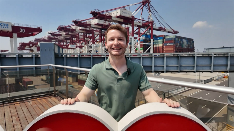 Le port automatisé de Qingdao alimente le commerce et la prospérité de l’OCS Le port automatisé de Qingdao alimente le commerce et la prospérité de l’OCS video poster