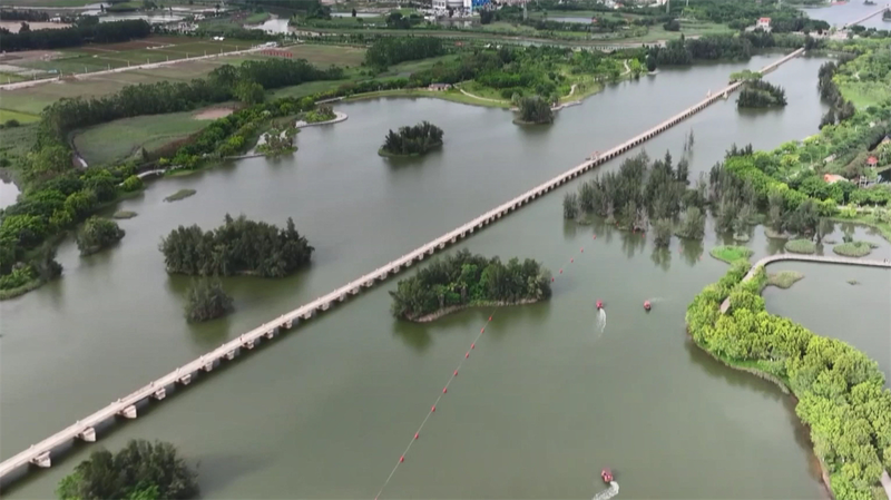 À l’intérieur du pont Anping : la plus longue merveille ancienne en pierre de la Chine continentale À l'intérieur du pont Anping : la plus longue merveille ancienne en pierre de la Chine continentale video poster