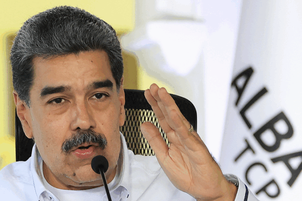 Maduro mobilise 4,5M pour la milice alors que les navires de guerre américains approchent Maduro mobilise 4,5M pour la milice alors que les navires de guerre américains approchent