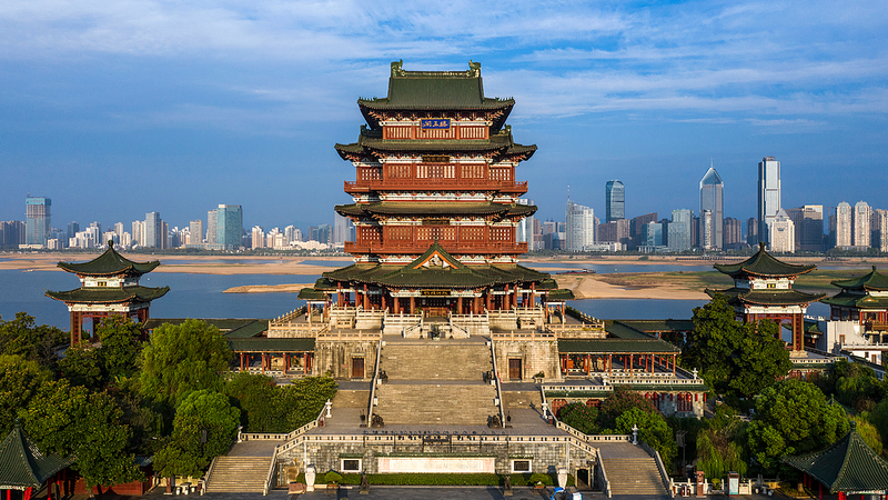 Le Pavillon Intemporel du Prince Teng de Nanchang : Un Voyage à Travers l’Histoire Le Pavillon Intemporel du Prince Teng de Nanchang : Un Voyage à Travers l'Histoire video poster