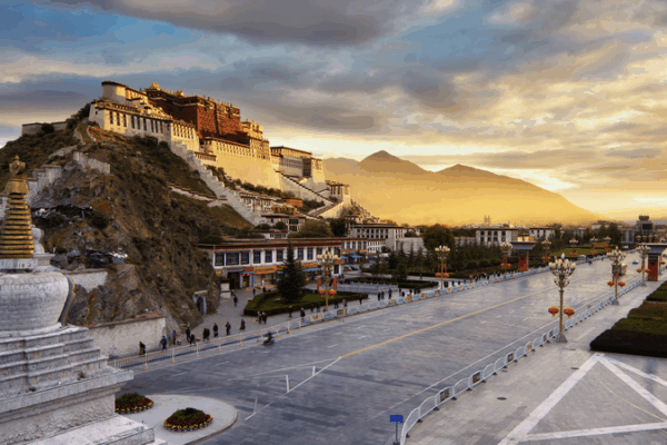 La renaissance de 60 ans du Xizang : de la pauvreté à la prospérité du plateau La renaissance de 60 ans du Xizang : de la pauvreté à la prospérité du plateau video poster