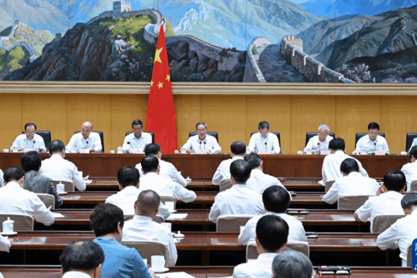 Le premier ministre chinois Li Qiang appelle à un effort audacieux pour atteindre les objectifs de croissance annuels Le premier ministre chinois Li Qiang appelle à un effort audacieux pour atteindre les objectifs de croissance annuels