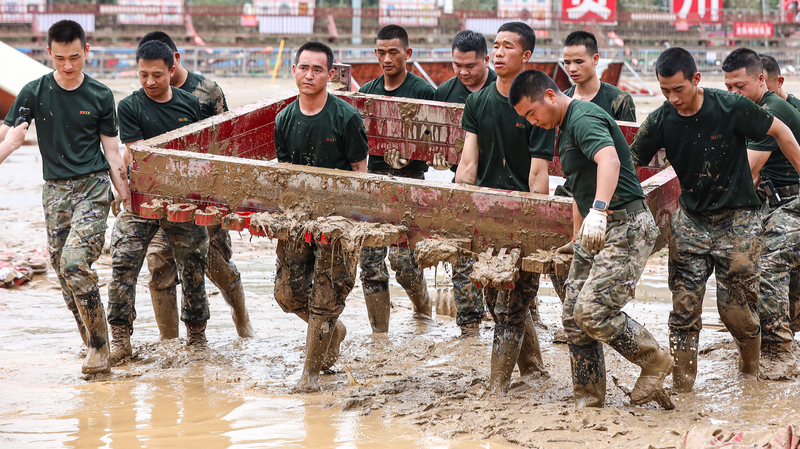 L’APL de la Chine continentale dirige les efforts de secours lors des inondations à Guizhou L'APL de la Chine continentale dirige les efforts de secours lors des inondations à Guizhou