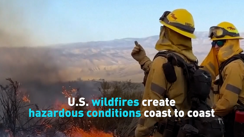 Des incendies de forêt d’un océan à l’autre créent des dangers en Amérique du Nord Des incendies de forêt d'un océan à l'autre créent des dangers en Amérique du Nord video poster