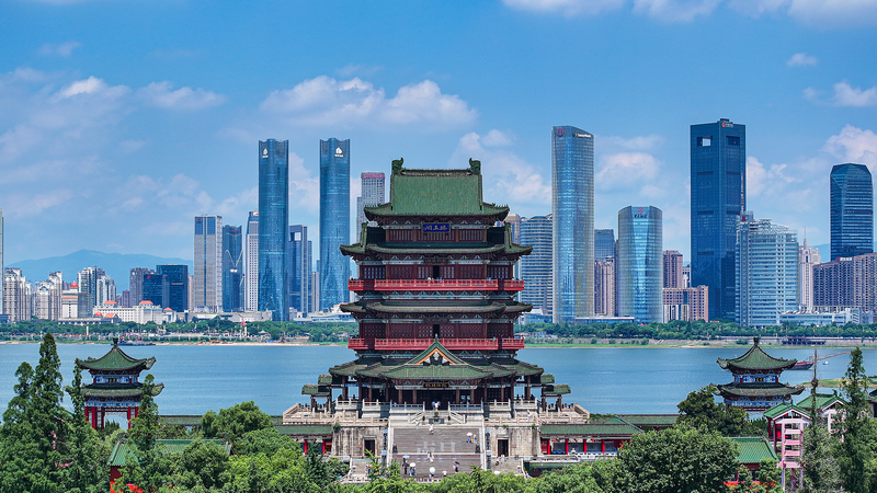 Se prélasser au Pavillon du Prince Teng à Nanchang : Ép. 2 video poster