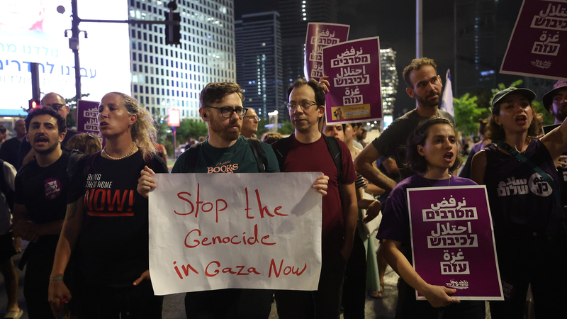 Les plans israéliens pour l'offensive de Gaza provoquent d'énormes protestations