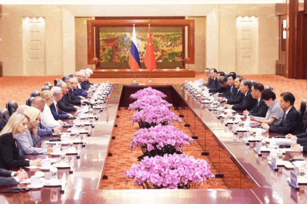 La Chine et la Russie renforcent leurs liens parlementaires pour marquer les 20 ans La_Chine_et_la_Russie_renforcent_leurs_liens_parlementaires_pour_marquer_les_20_ans
