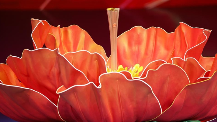La torche Blossom illumine les 15èmes Jeux Nationaux du continent chinois La torche Blossom illumine les 15èmes Jeux Nationaux du continent chinois