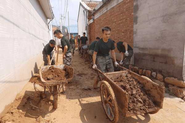 Les villages de Pékin reconnectés : le courant rétabli après les pluies dévastatrices Les villages de Pékin reconnectés : le courant rétabli après les pluies dévastatrices