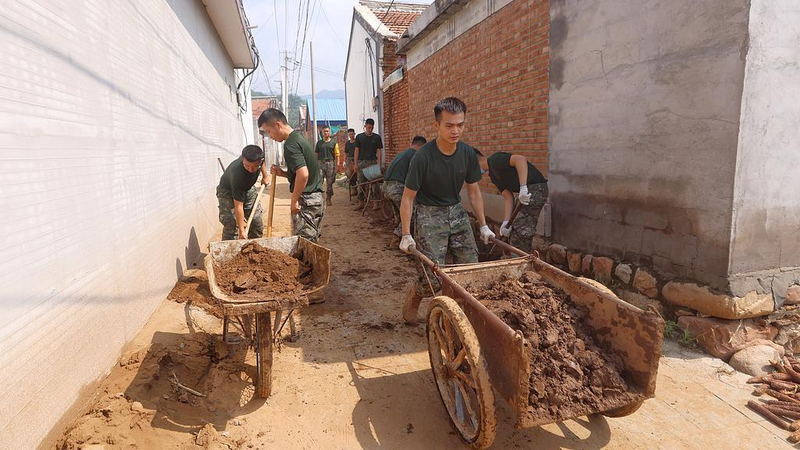Les villages de Pékin reconnectés : le courant rétabli après les pluies dévastatrices