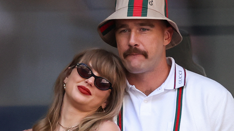 Taylor Swift et Travis Kelce annoncent leurs fiançailles : Une histoire d’amour pour les âges Taylor Swift et Travis Kelce annoncent leurs fiançailles : Une histoire d'amour pour les âges