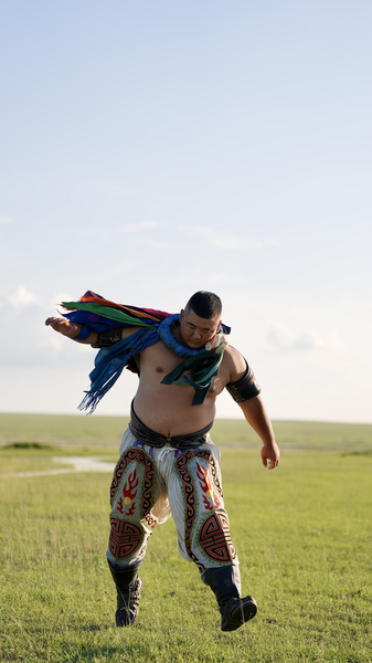 Bökh mongol : Libérer l’esprit de la steppe Bökh mongol : Libérer l'esprit de la steppe video poster