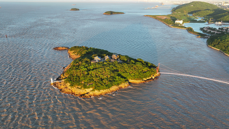 Découvrez le pittoresque lac Minghu à Pinghu, dans la province de Zhejiang video poster