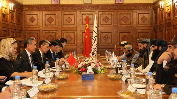 Wang Yi renforce l’amitié sino-afghane à Kaboul Wang Yi renforce l'amitié sino-afghane à Kaboul