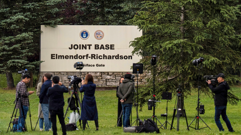 Affrontement en Alaska : Trump et Poutine s’affrontent à Anchorage Affrontement en Alaska : Trump et Poutine s'affrontent à Anchorage