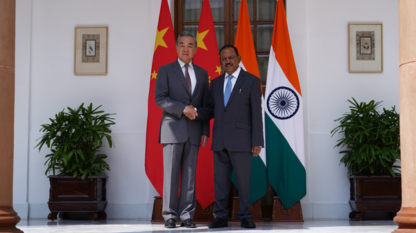 La Chine et l’Inde renforcent leurs liens lors des pourparlers à New Delhi La Chine et l'Inde renforcent leurs liens lors des pourparlers à New Delhi