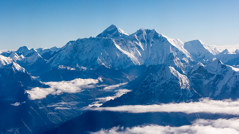 Mount Qomolangma en direct : l’ultime icône himalayenne de la nature Mount Qomolangma en direct : l'ultime icône himalayenne de la nature video poster