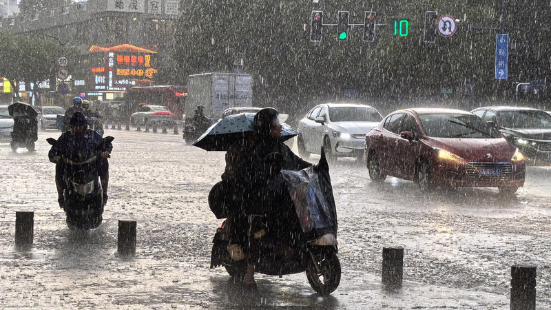 Pluies Torrentielles et Tempêtes Attaqueront Plus de 10 Provinces sur le Continent Chinois Pluies Torrentielles et Tempêtes Attaqueront Plus de 10 Provinces sur le Continent Chinois