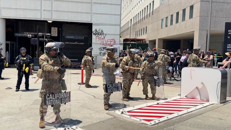 Le déploiement de la Garde nationale de Trump à Los Angeles jugé illégal par un juge fédéral Le déploiement de la Garde nationale de Trump à Los Angeles jugé illégal par un juge fédéral video poster