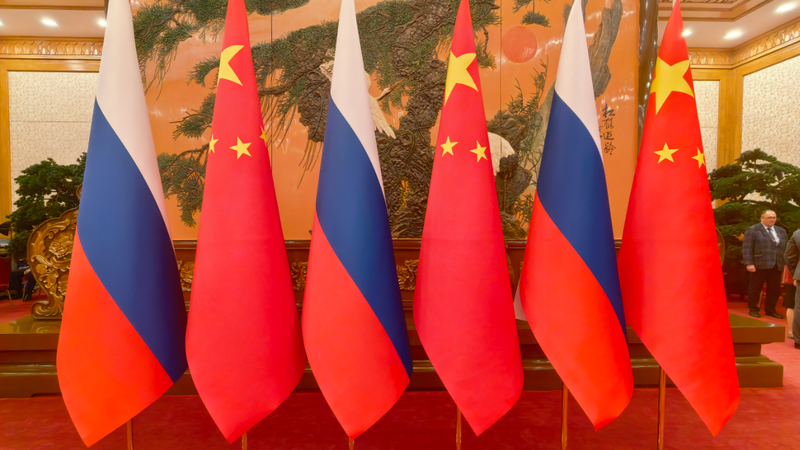 Xi Jinping mène des pourparlers avec Poutine à Pékin