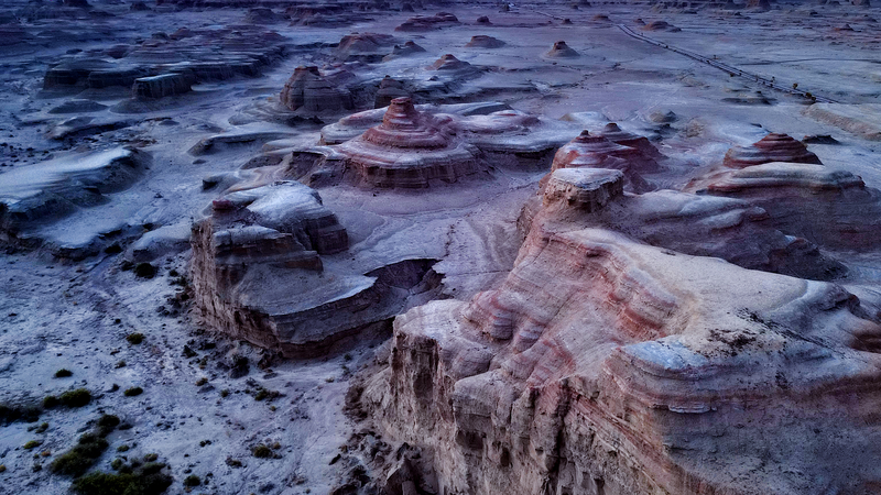 Explorer les formations fascinantes de Yardang à Karamay Explorer les formations fascinantes de Yardang à Karamay video poster
