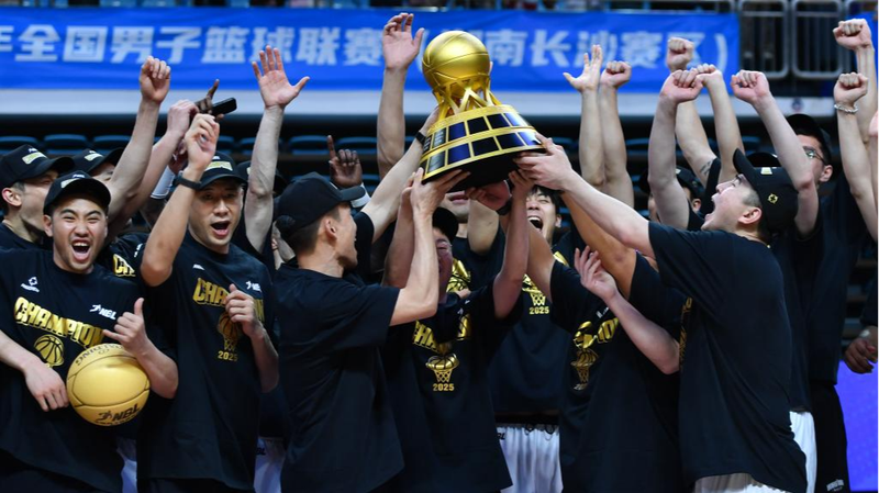 Les Hong Kong Bulls remportent des titres consécutifs de la NBL avec une victoire 85-71