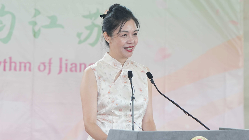Élégance Brodée : La Mode et l’Art de Jiangsu Brillent à Washington Élégance Brodée : La Mode et l'Art de Jiangsu Brillent à Washington