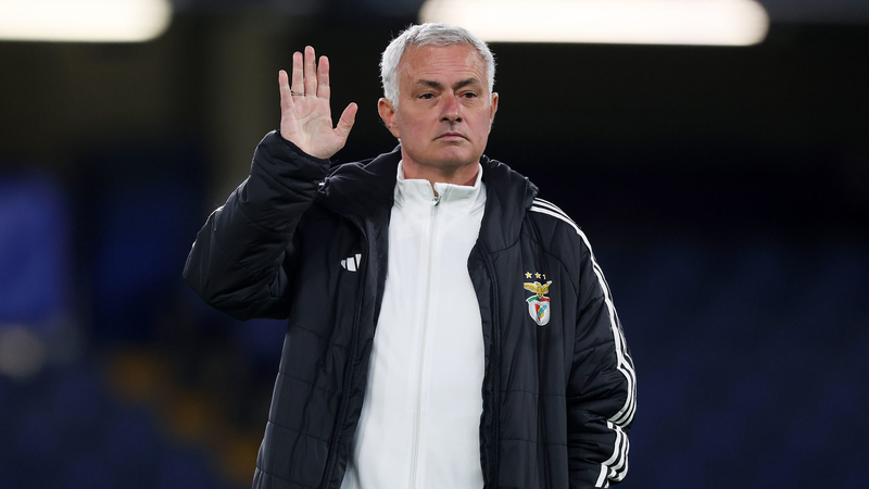 Mourinho revient à Stamford Bridge : Toujours un Bleu Mourinho revient à Stamford Bridge : Toujours un Bleu