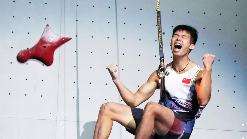 Long Jianguo remporte l’or en escalade de vitesse masculine à Séoul Long Jianguo remporte l'or en escalade de vitesse masculine à Séoul